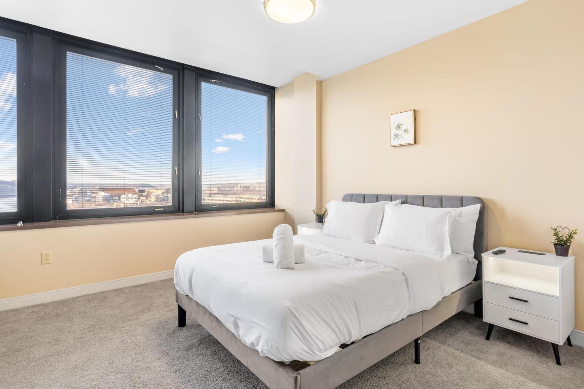 Luxury High Rise 1Bd River Views Downtown Pittsburgh Eksteriør bilde
